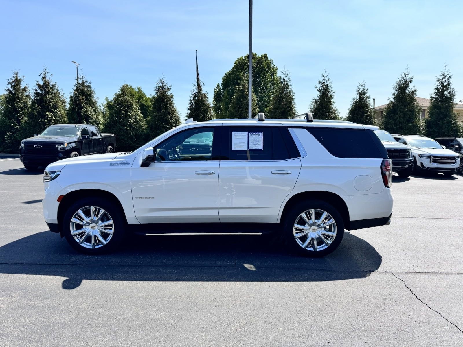 Used 2021 Chevrolet Tahoe High Country with VIN 1GNSKTKL5MR443412 for sale in Greendale, IN