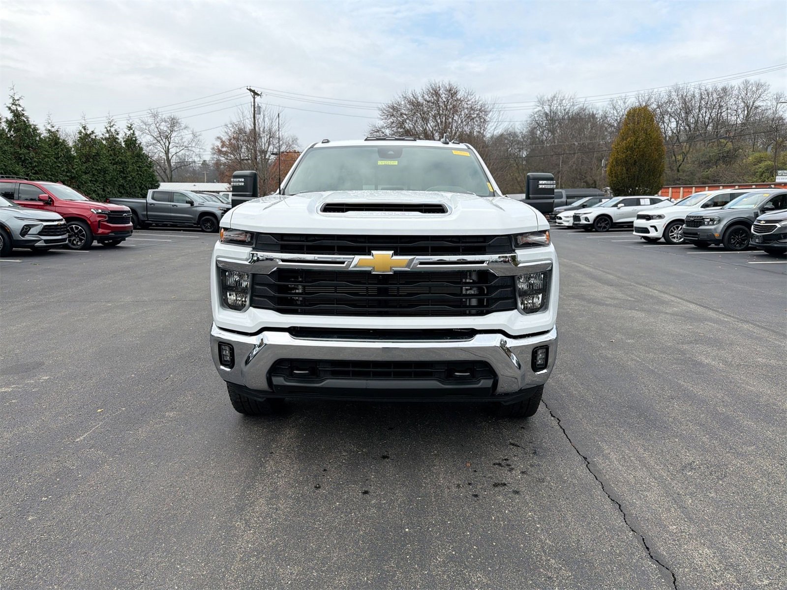 2024 Chevrolet Silverado 3500HD LT photo 2