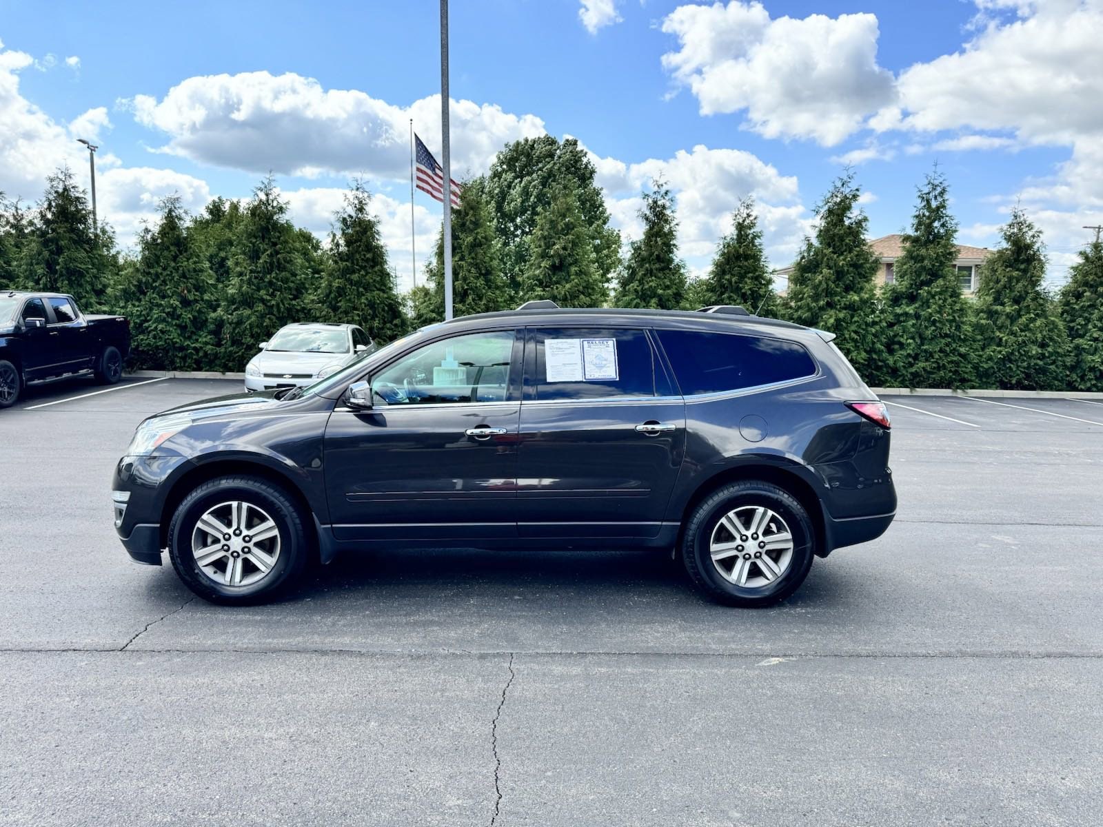 Used 2017 Chevrolet Traverse 1LT with VIN 1GNKRGKD1HJ295419 for sale in Greendale, IN