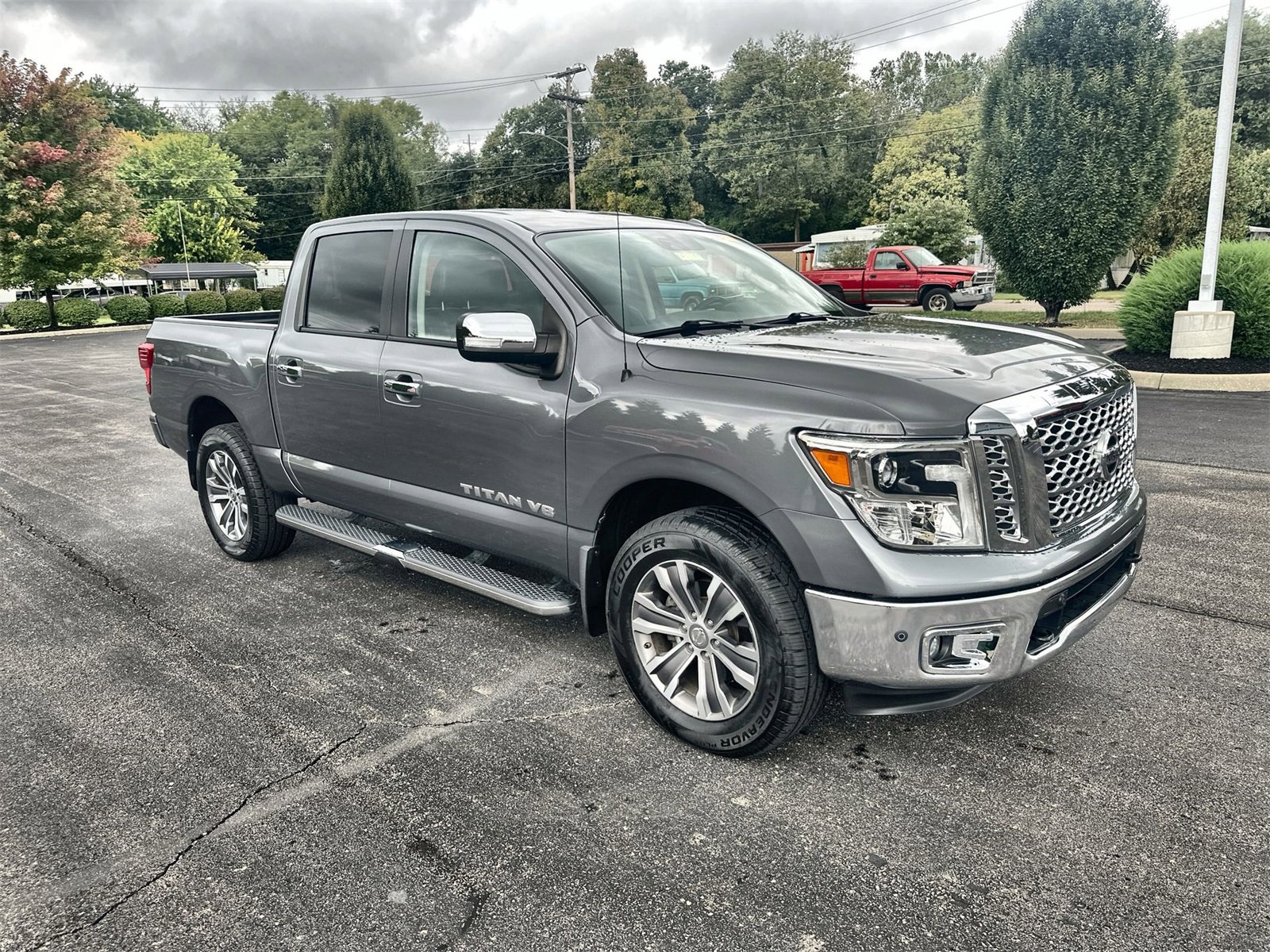 2019 Nissan Titan SL photo 2