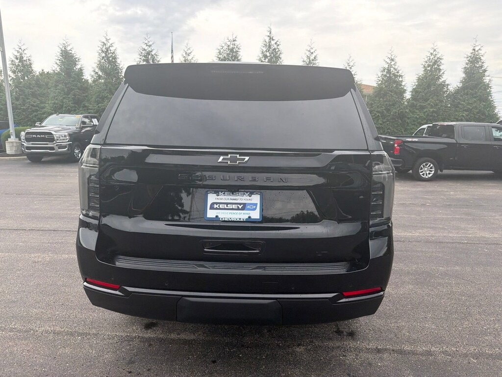 Used 2025 Chevrolet Suburban LT SUV