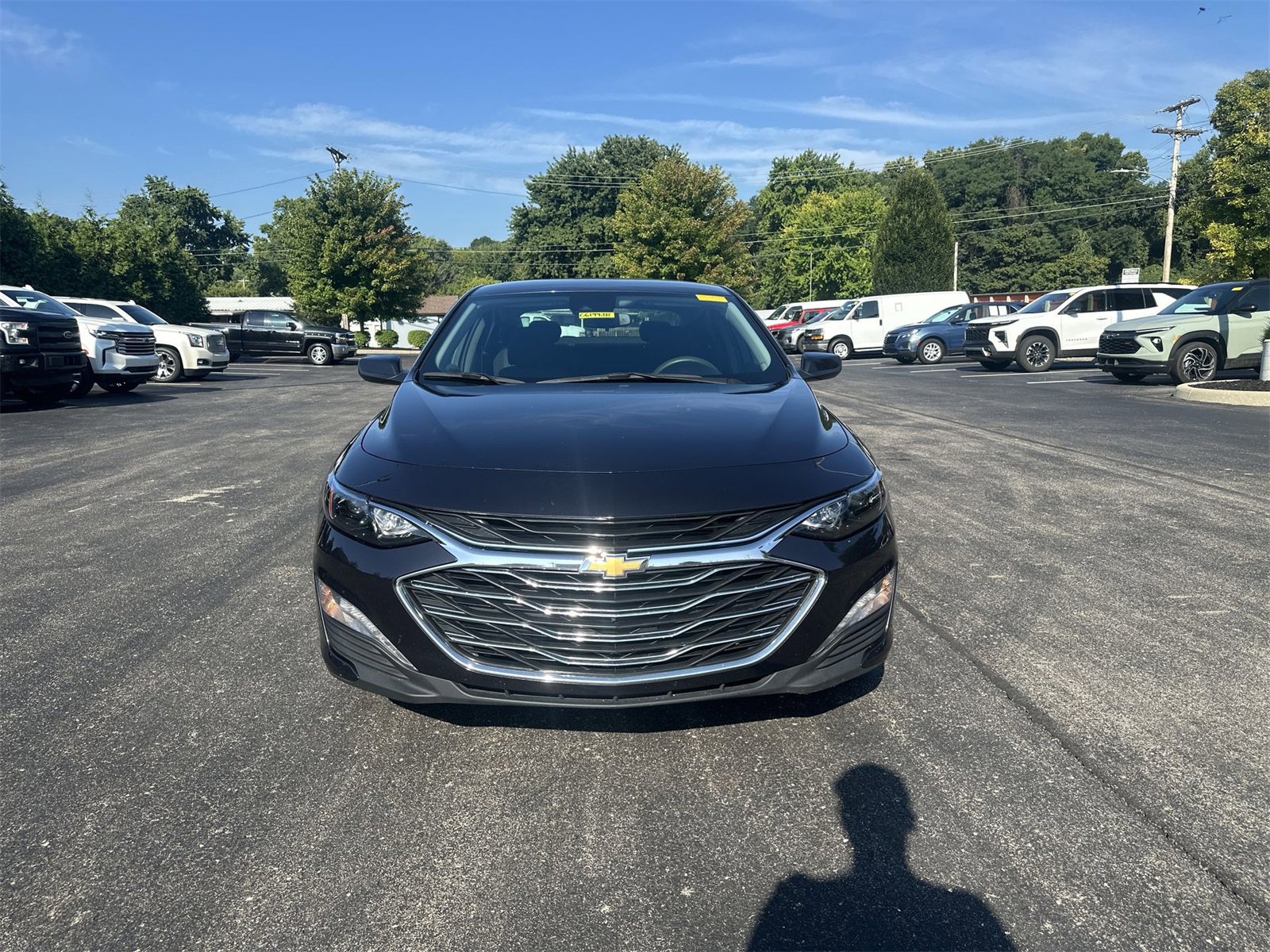 2023 Chevrolet Malibu 1LT photo 2