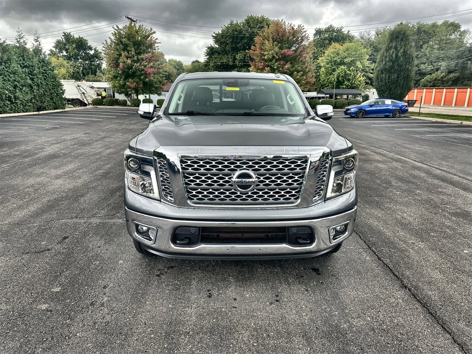 2019 Nissan Titan SL photo 3