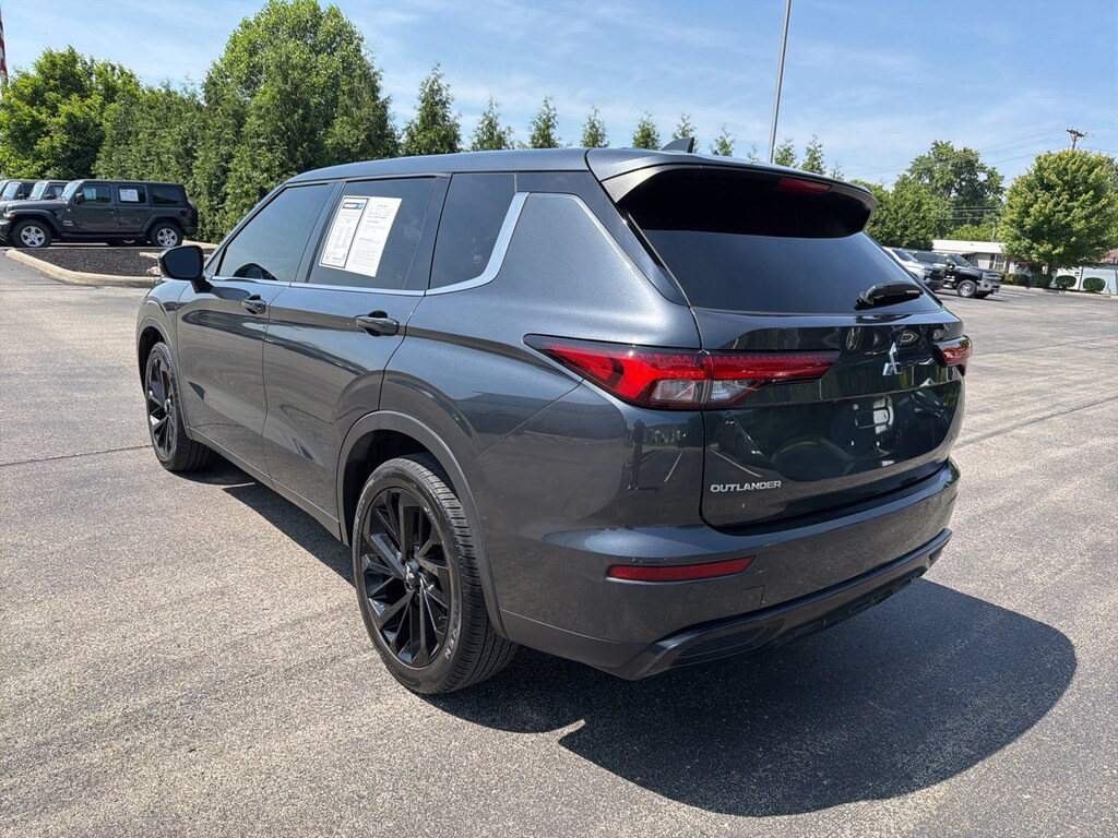 Used 2024 Mitsubishi Outlander SE Black Edition S-AWC SUV