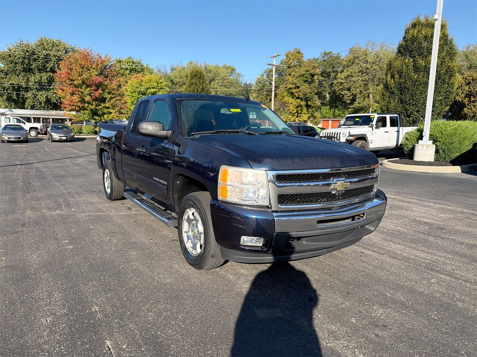 Used 2011 Chevrolet Silverado 1500 LT with VIN 1GCRCSE0XBZ462101 for sale in Greendale, IN