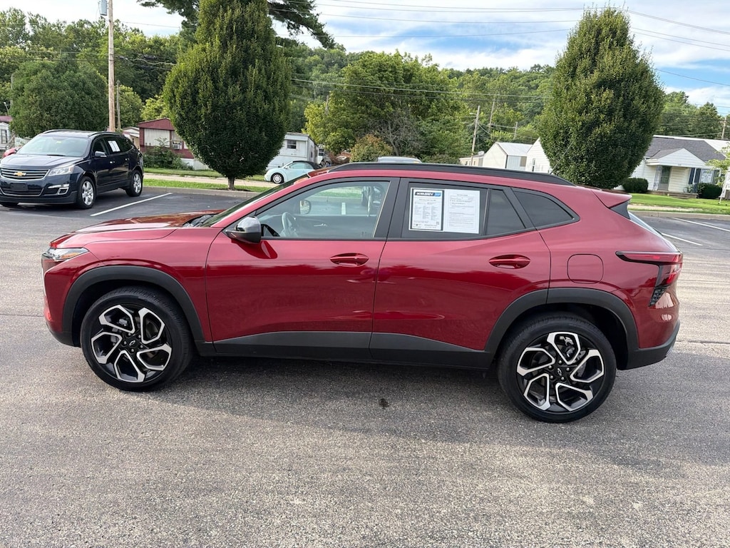 Used 2024 Chevrolet Trax 2RS SUV