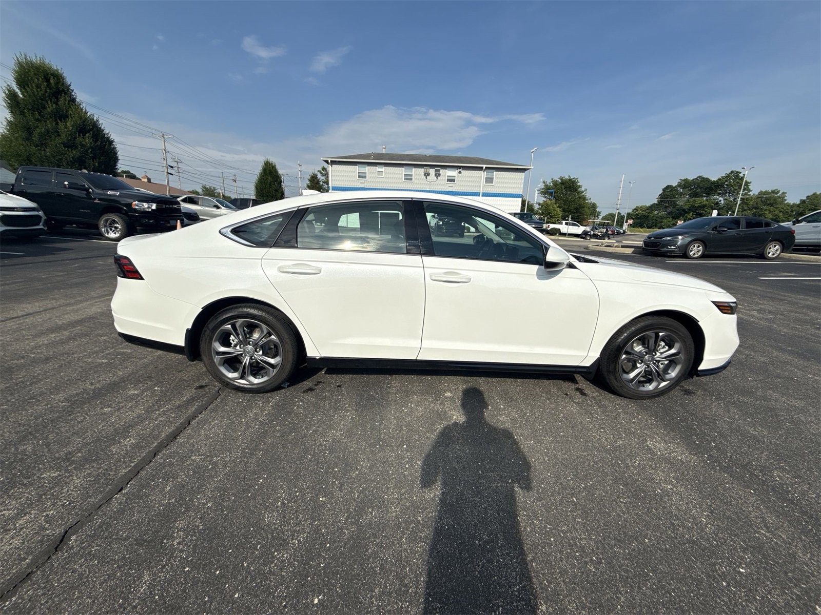 2025 Honda Accord Hybrid EX-L photo 2