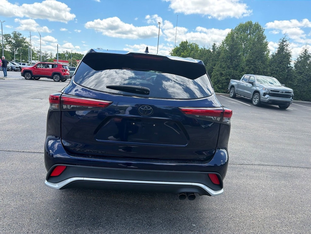 Used 2021 Toyota Highlander XSE SUV