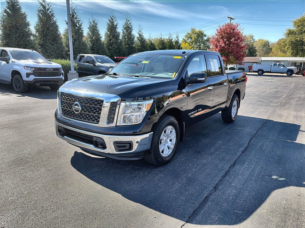 Used 2018 Nissan Titan SV Truck Crew Cab