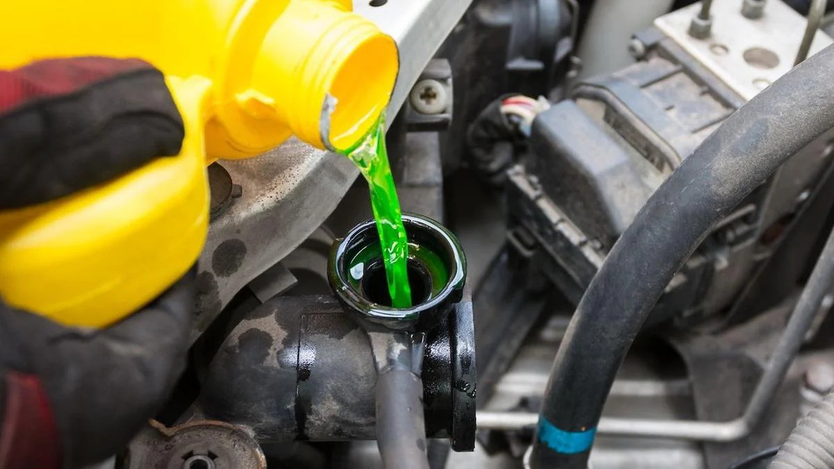 2027 Chrysler Pacifica engine coolant service