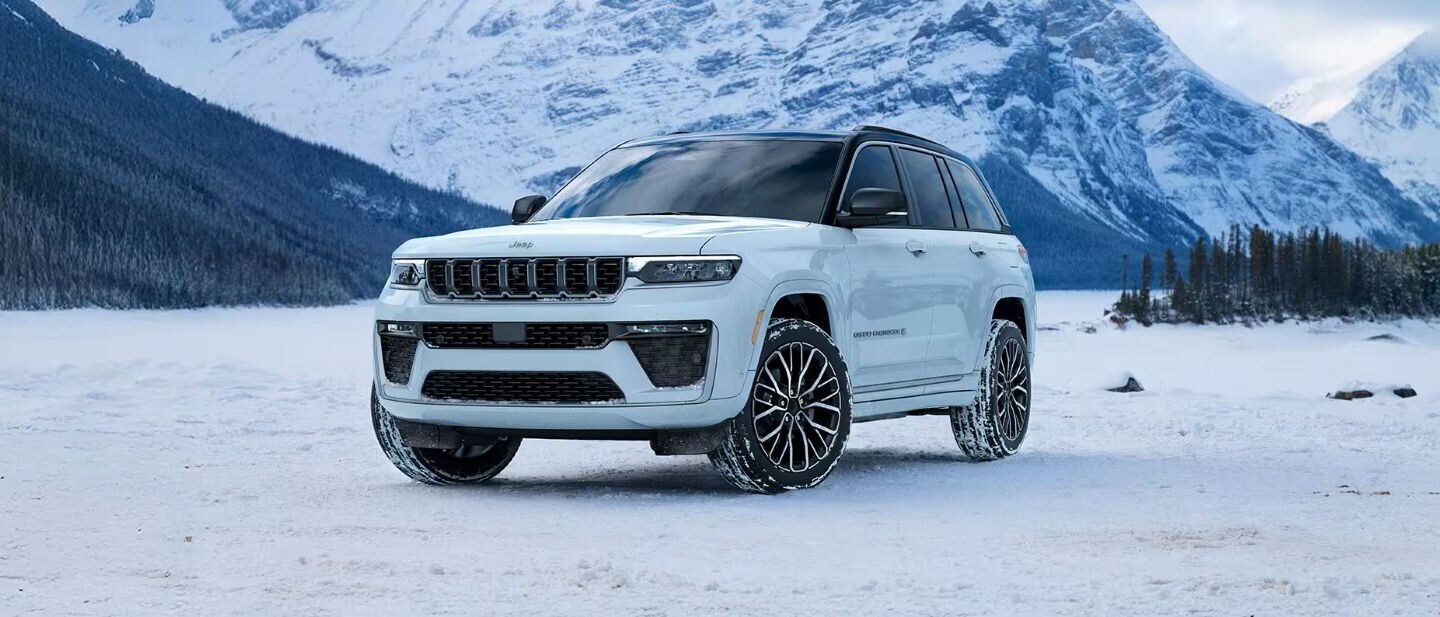 2026 Jeep Grand Cherokee Selec-Terrain Traction Management controls
