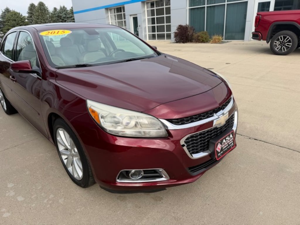 Used 2015 Chevrolet Malibu LT w/2LT Sedan