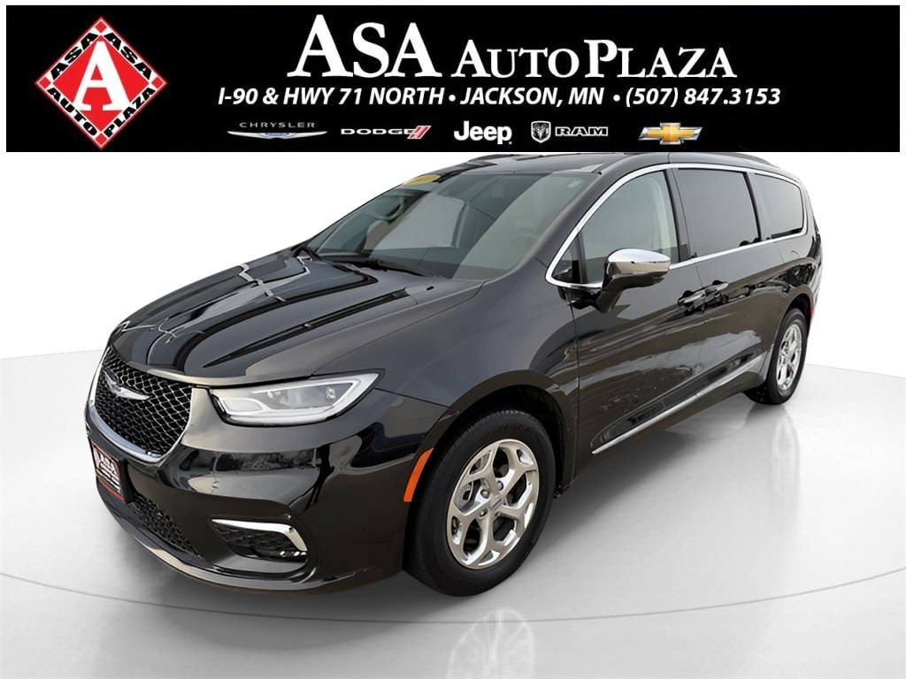 2022 Chrysler Pacifica Limited's photo