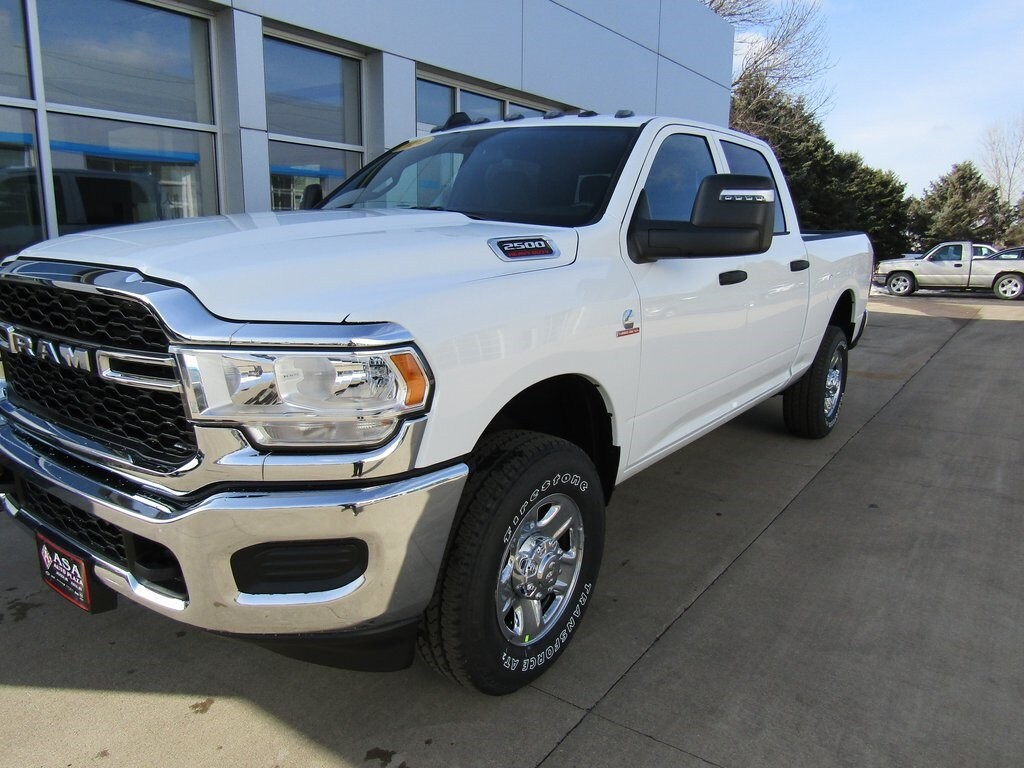 2024 Ram 2500 Tradesman photo 2
