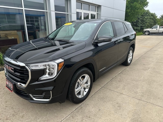 Used 2024 GMC Terrain SLE with VIN 3GKALTEG8RL368191 for sale in Jackson, Minnesota