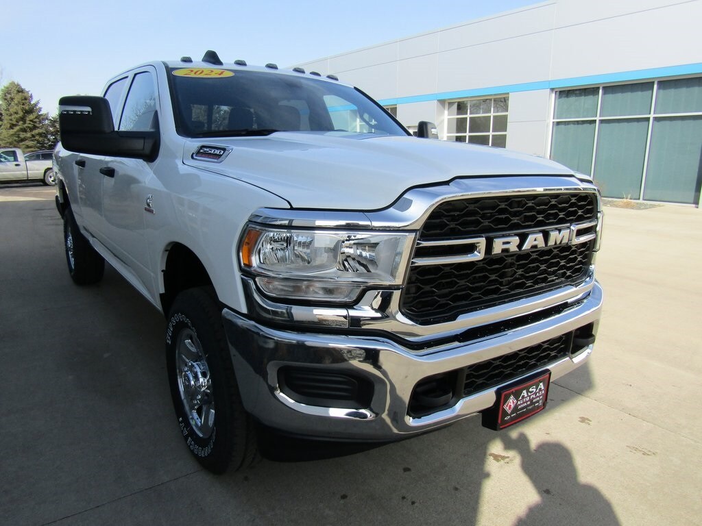 2024 Ram 2500 Tradesman photo 4