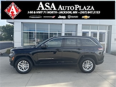 2025 Jeep Grand Cherokee LAREDO X 4X4 Sport Utility