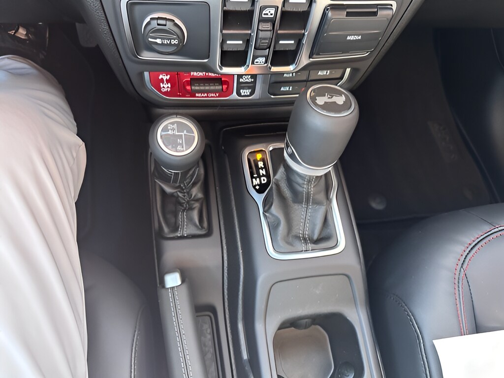 2025 Jeep Wrangler 4-Door Rubicon - Photo 25