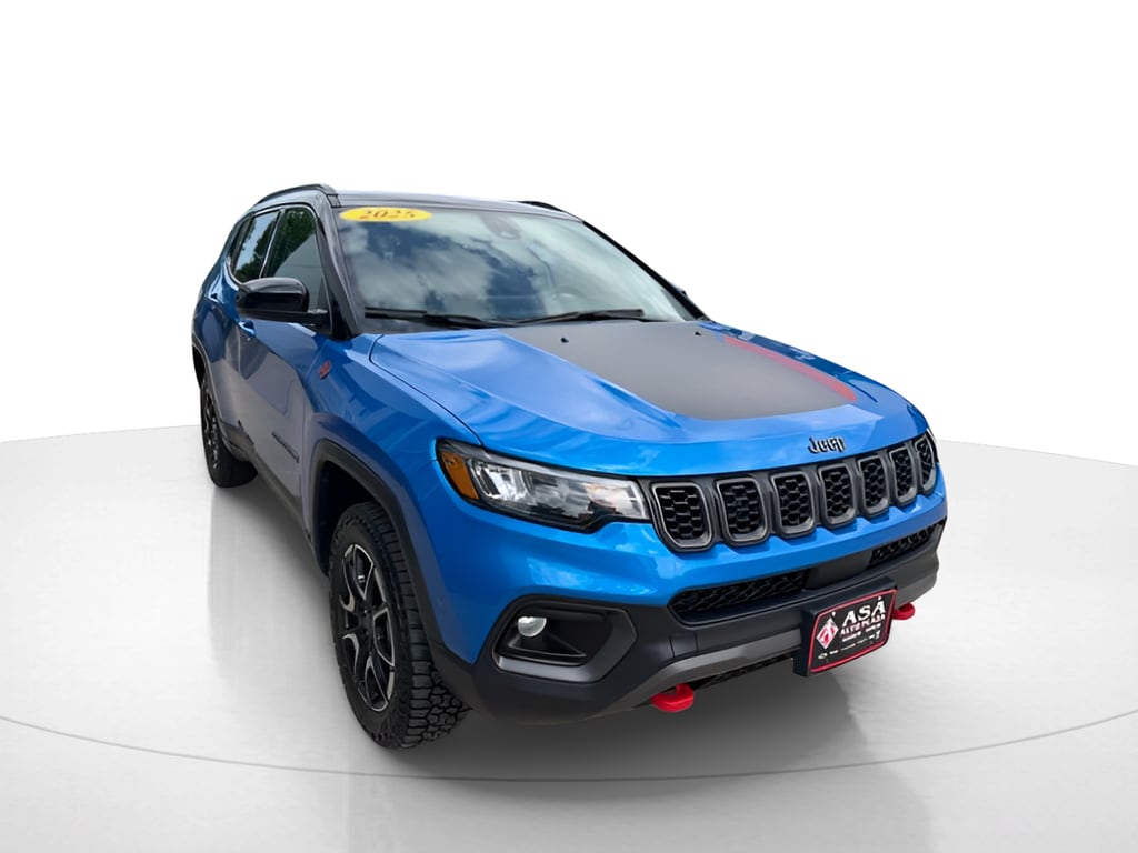 2025 Jeep Compass Trailhawk - Photo 3