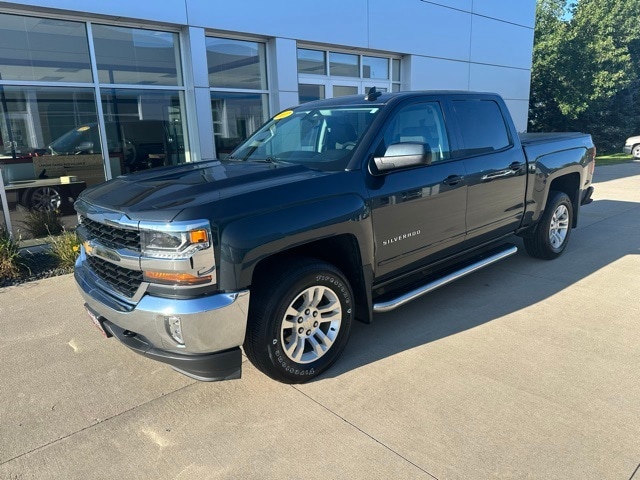 Used 2017 Chevrolet Silverado 1500 LT with VIN 3GCUKREC5HG502027 for sale in Jackson, Minnesota