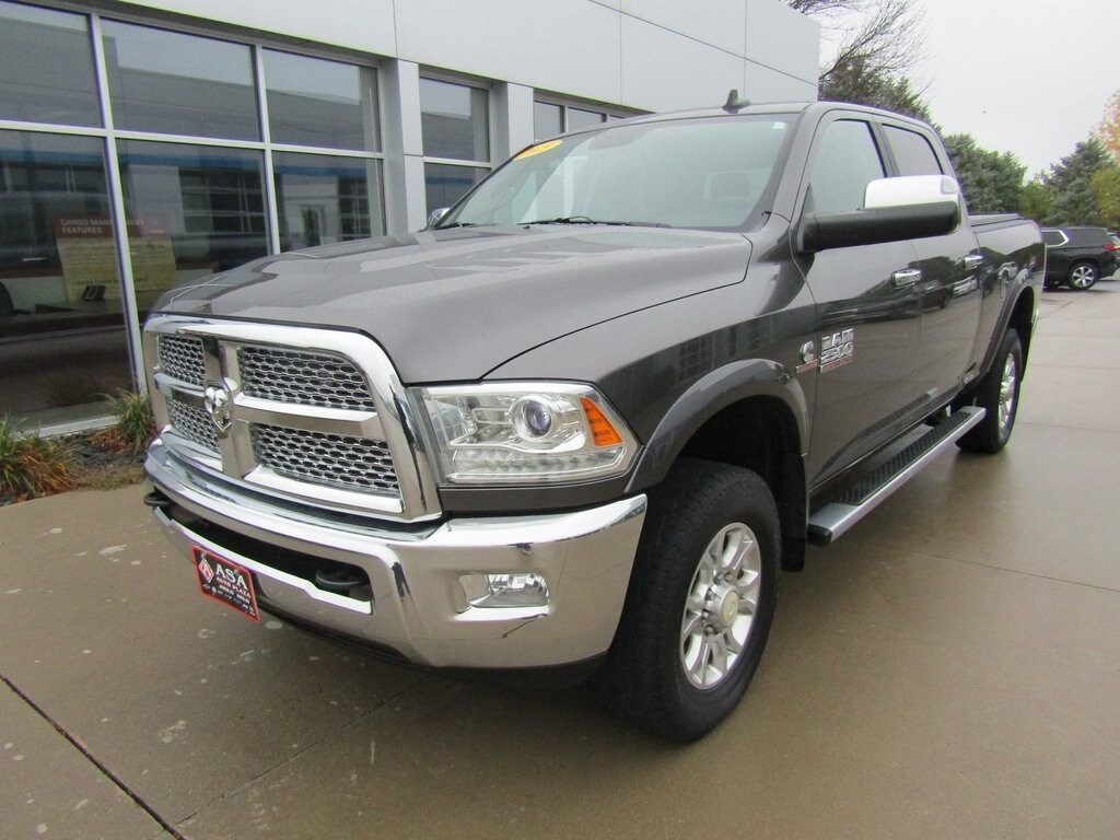 2015 Ram 2500 Laramie photo 2