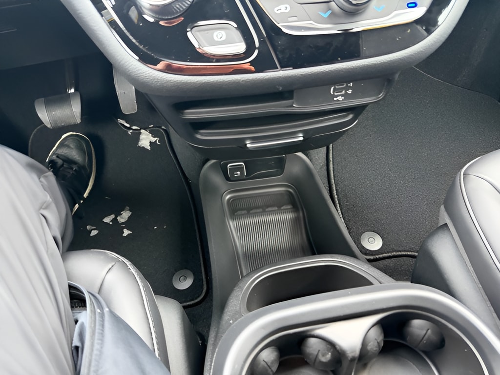 2026 Chrysler Pacifica Select - Photo 21