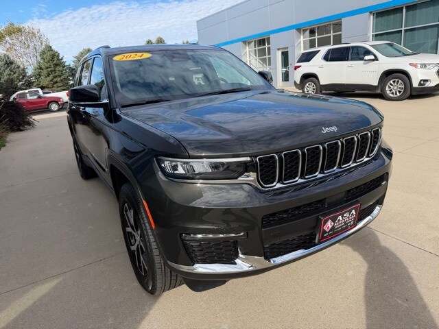 2024 Jeep Grand Cherokee Limited photo 4