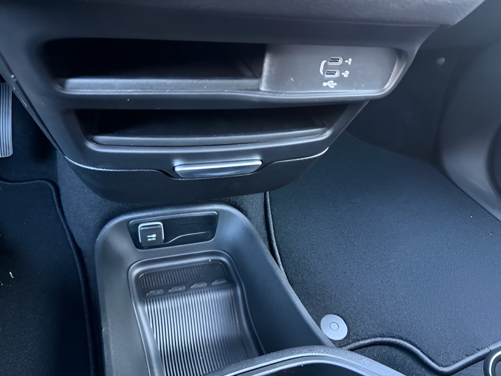 2026 Chrysler Pacifica Select - Photo 29