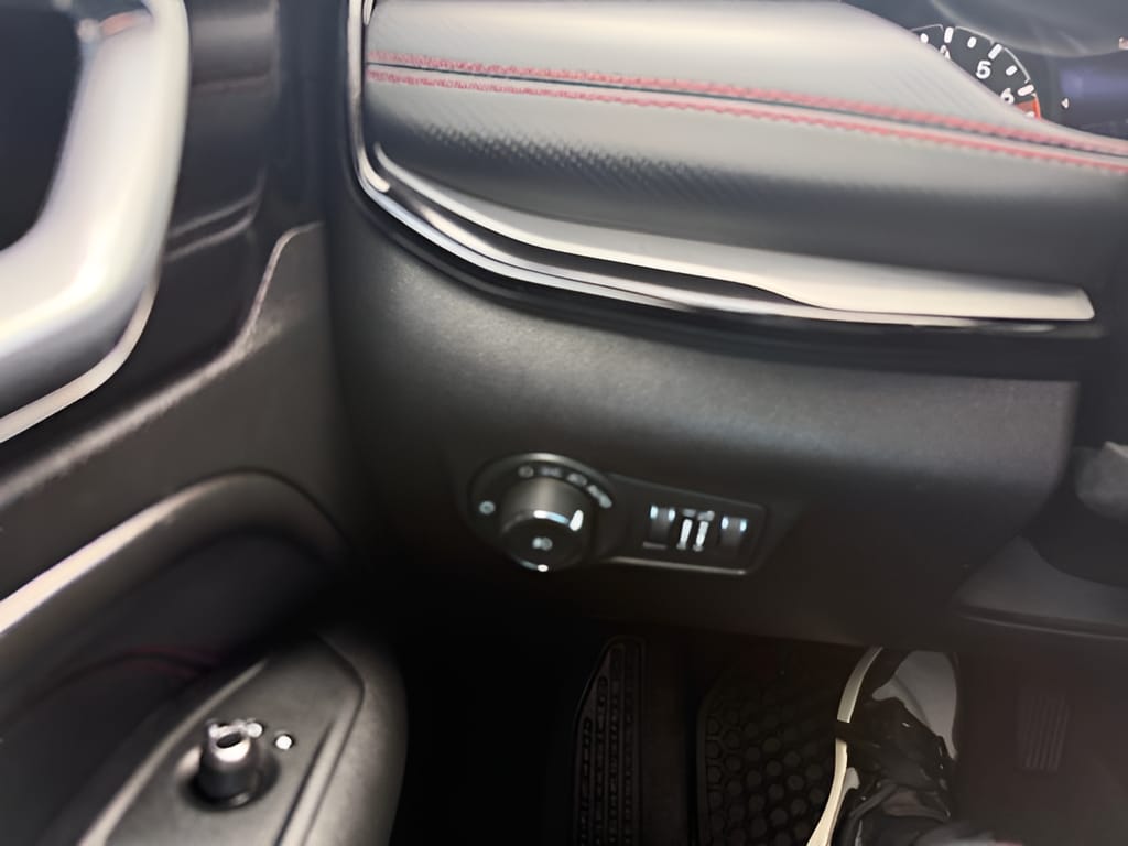 2025 Jeep Compass Trailhawk - Photo 24