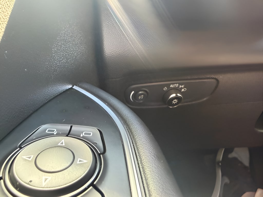 2022 Buick Envision Essence - Photo 25