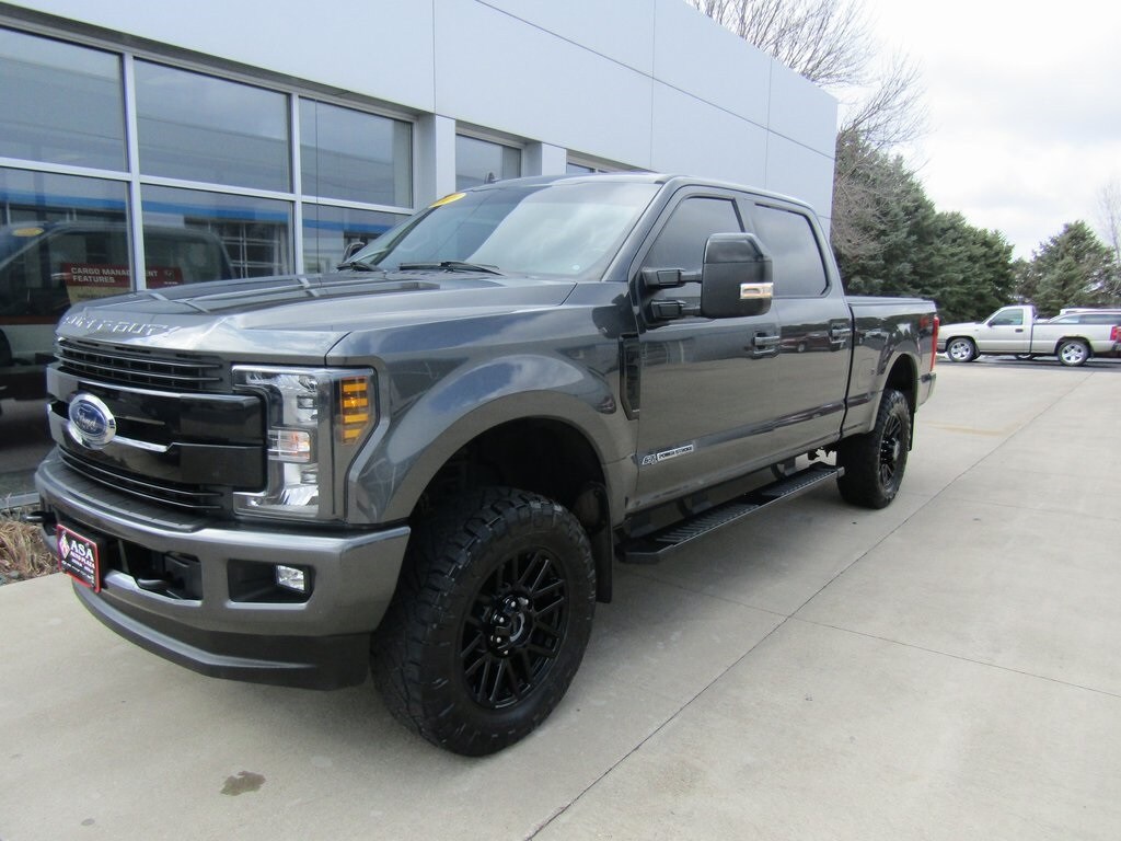 Used 2019 Ford F-250 Super Duty Lariat with VIN 1FT7W2BT4KEE33326 for sale in Jackson, Minnesota