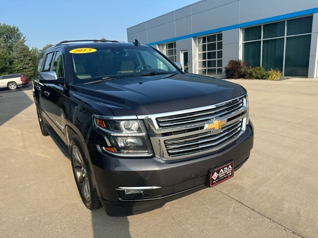 2015 Chevrolet Suburban 1500 LTZ photo 3