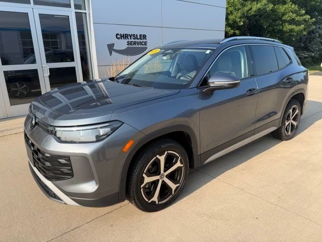 Used 2026 Volkswagen Tiguan SE with VIN 3VVER7RM8TM025953 for sale in Jackson, Minnesota