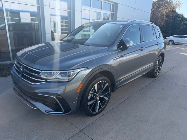 Used 2022 Volkswagen Tiguan SEL R-LINE with VIN 3VV4B7AX0NM092698 for sale in Jackson, Minnesota