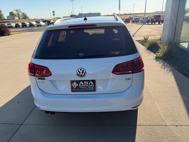 2016 Volkswagen Golf SportWagen TSI Limited TDI SEL photo 4