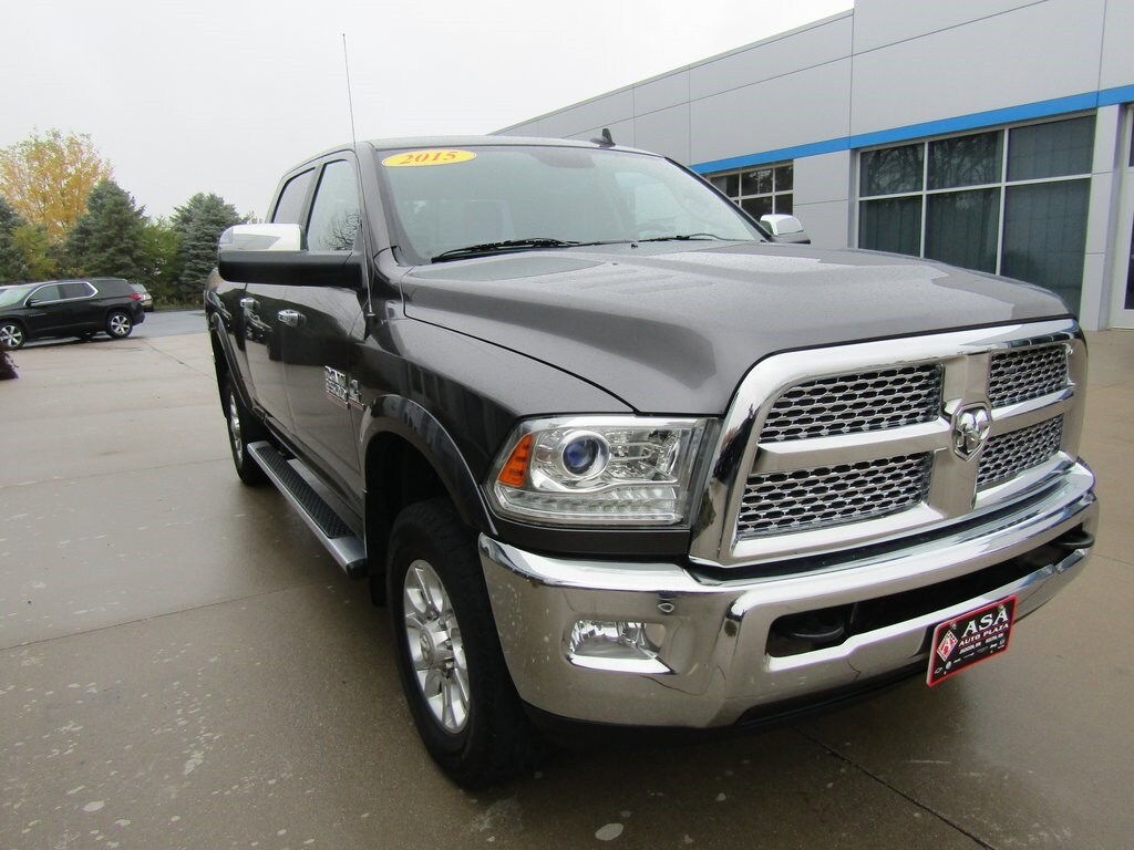 2015 Ram 2500 Laramie photo 4