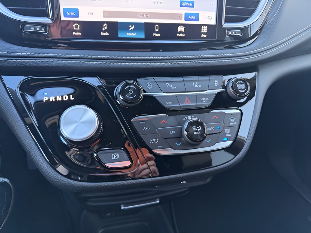 2026 Chrysler Pacifica Select - Photo 21