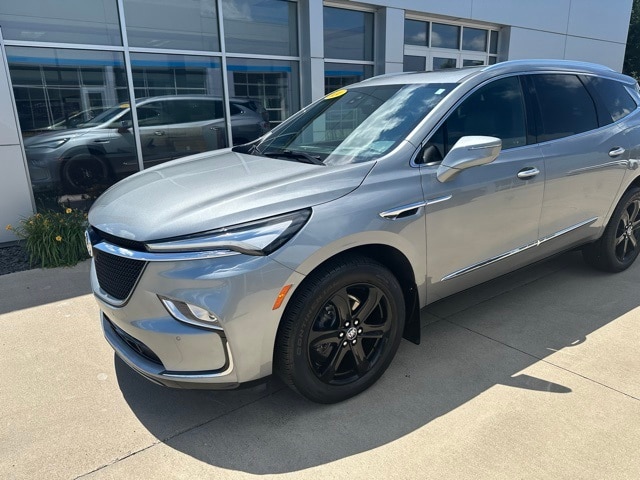 Used 2024 Buick Enclave Premium with VIN 5GAEVBKW0RJ125318 for sale in Jackson, Minnesota