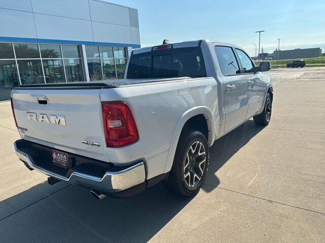2025 Ram 1500 Laramie photo 3