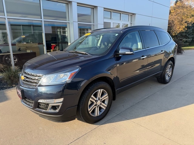 Used 2017 Chevrolet Traverse 1LT with VIN 1GNKRGKD0HJ194419 for sale in Jackson, Minnesota