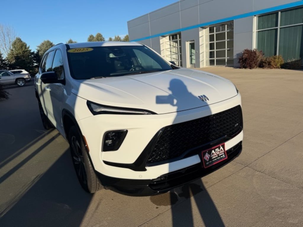 Used 2025 Buick Enclave Sport Touring SUV