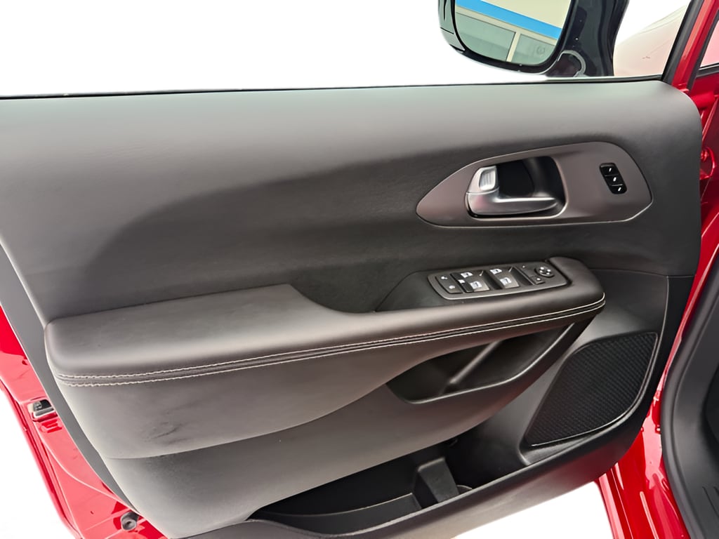 2026 Chrysler Pacifica Select - Photo 15