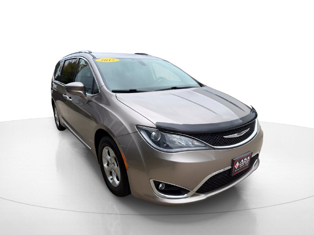 Used 2017 Chrysler Pacifica Touring-L Plus Van
