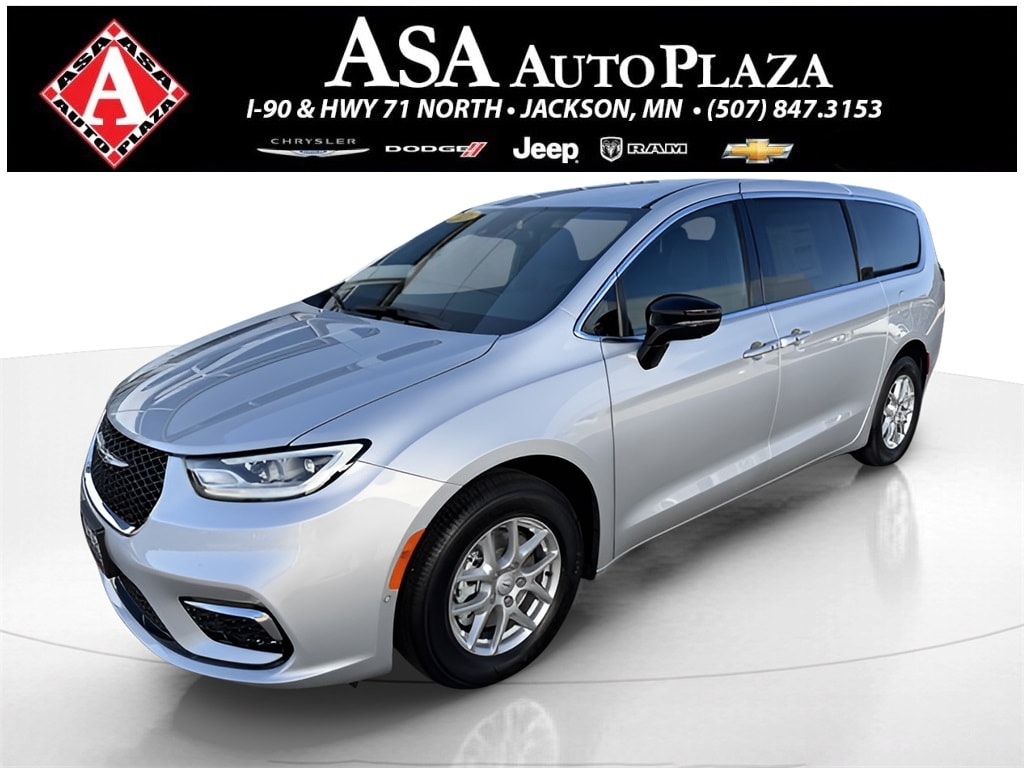 2026 Chrysler Pacifica Select's photo