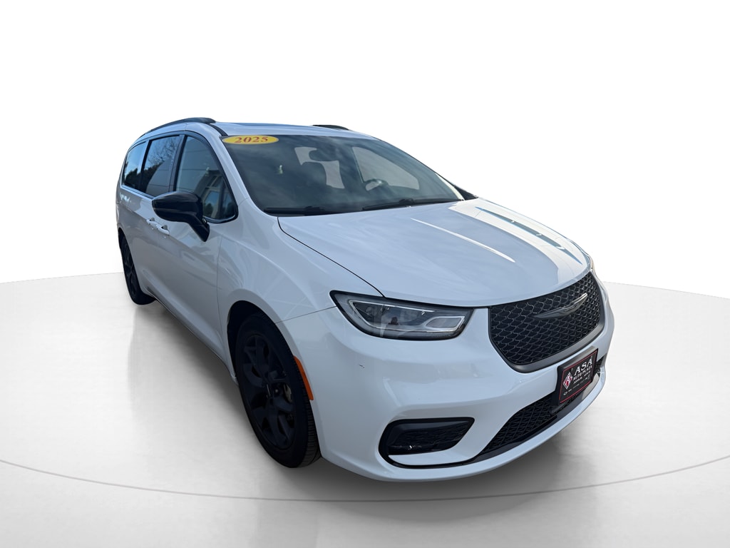 Used 2025 Chrysler Pacifica Limited Van Passenger Van