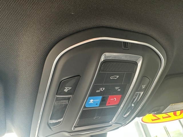 2022 Jeep Grand Cherokee Trailhawk photo 3