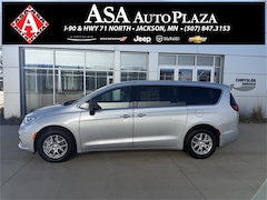 2026 Chrysler Pacifica SELECT Passenger Van
