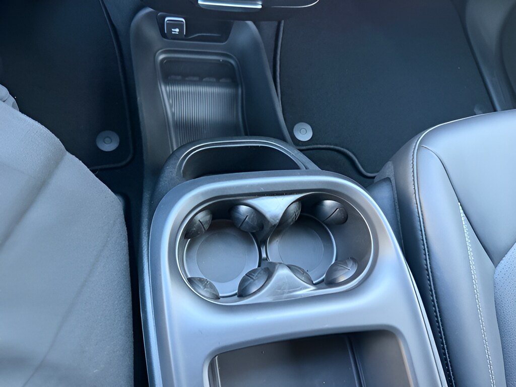 2026 Chrysler Pacifica Select - Photo 20