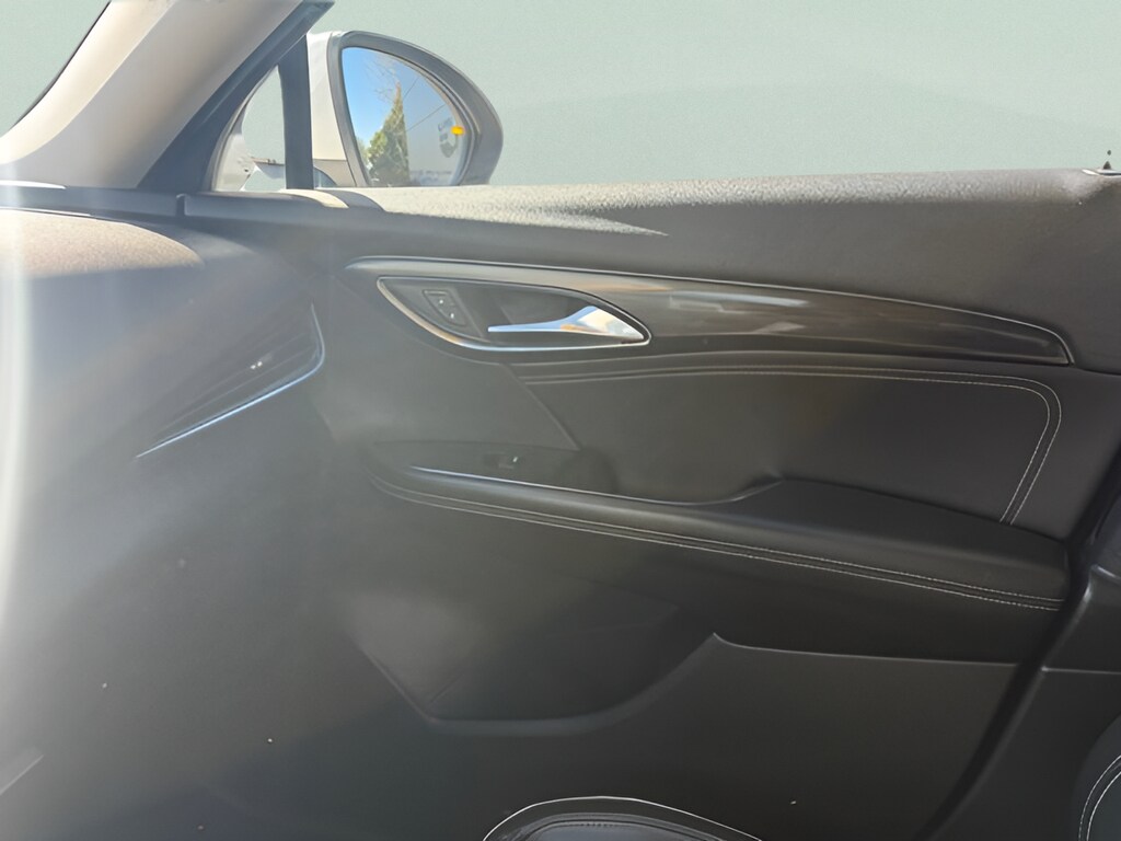 2022 Buick Envision Essence - Photo 19