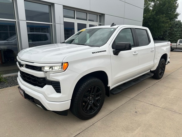 Used 2024 Chevrolet Silverado 1500 RST with VIN 1GCPDEEK0RZ174797 for sale in Jackson, Minnesota